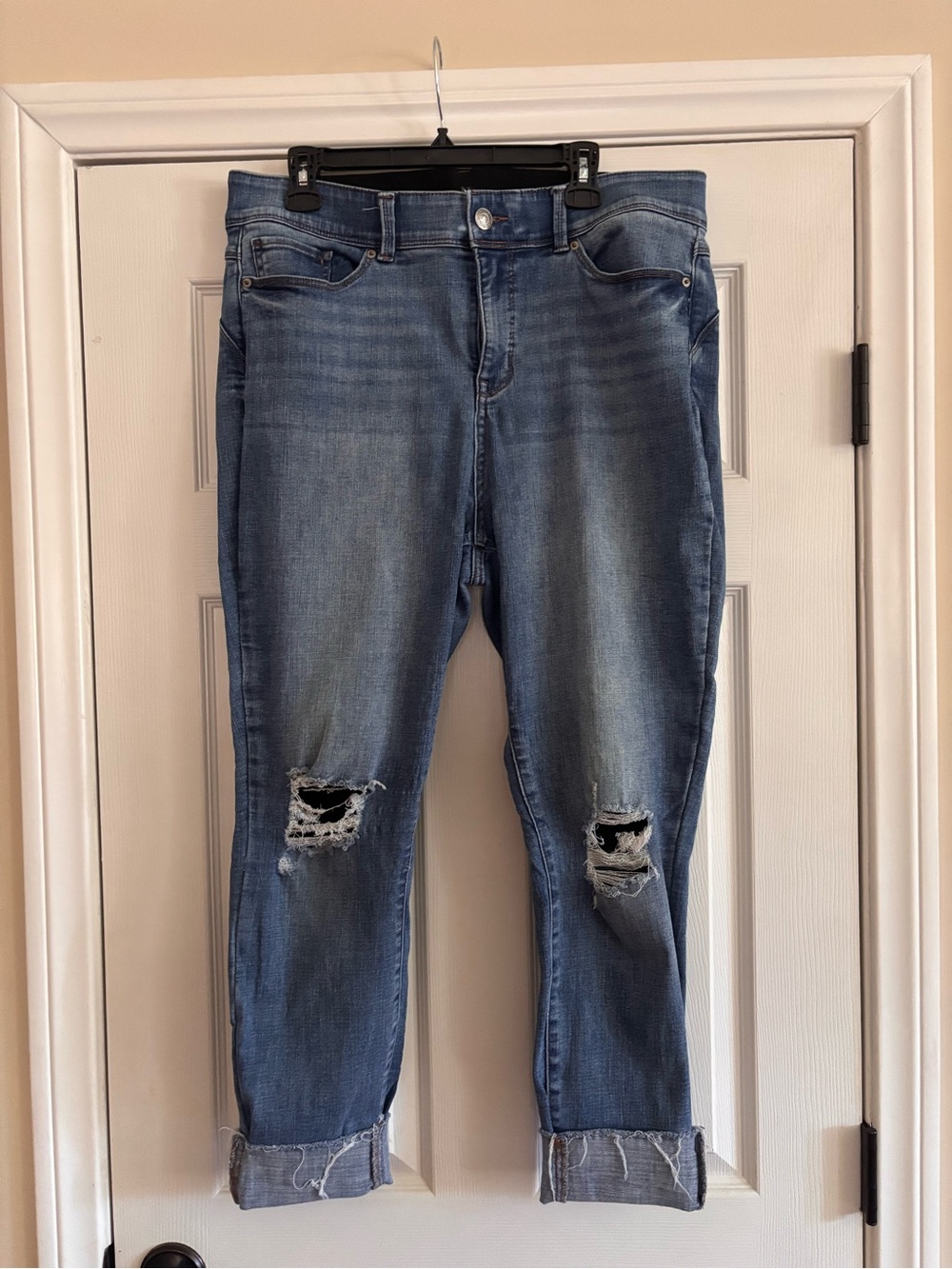 New York & Company Distressed Skinny Jeans